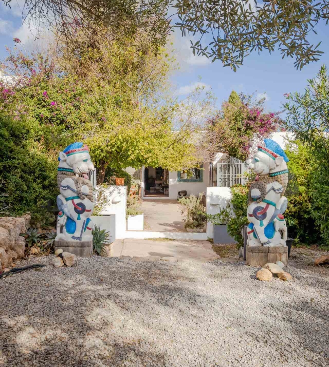 Resa estates Ibiza  finca te koop sale venta Santa Gertrudis entrance .JPG